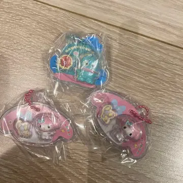 헬로키티 아크릴 키링 3개 세트