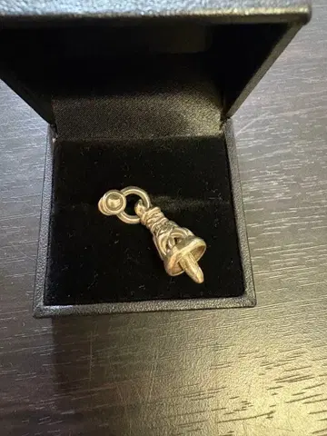 론원스 카무호트 타입 벨 귀걸이 silver925