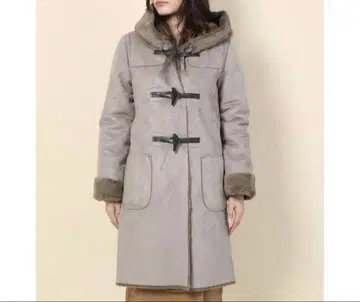 나노 유니버스 페이크 무스탕 더플 코트