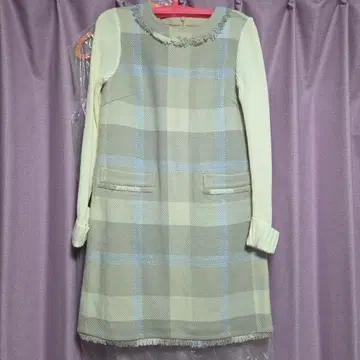 그레이 계열 체크 긴팔 무릎 기장 원피스