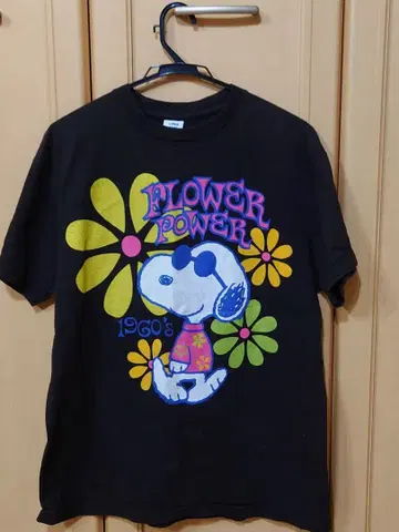 스누피 플라워 파워 T셔츠 L 사이즈