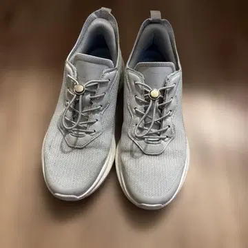 fit 메쉬 어퍼 그레이 스니커즈