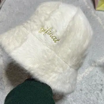 [ 시착만 한 상품 ] CONNECT 퍼 버킷 햇