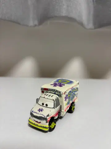 카즈 토미카 닥터 데미지