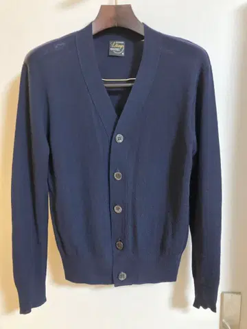 루트로와 가디건 HENRI 울 100%