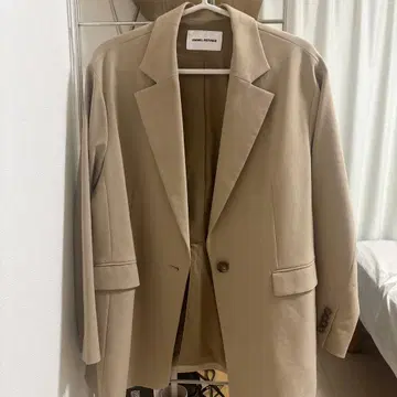 EMMEL REFINES 베이지 테일러드 자켓