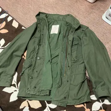 올리브 그린 밀리터리 자켓