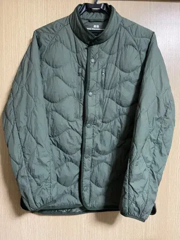 유니클로 화이트 마운티니어링 리사이클 하이브리드 다운 자켓 S