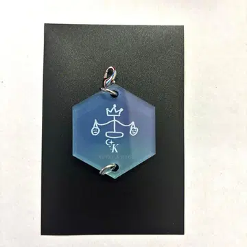 &TEAM 카페 K 케이 이어지는 아크릴 참