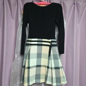 블랙 체크 무늬 긴팔 무릎 기장 원피스