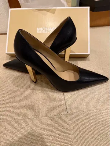 MICHAEL KORS 블랙 가죽 하이힐