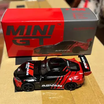 MINI GT ADVAN SUPRA 1/64