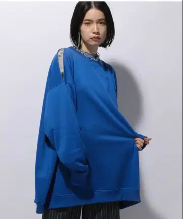 [HARE] 오버 사이즈 맨투맨 파란색 어깨 버튼 포함