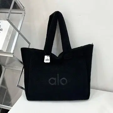 alo 블랙 토트백