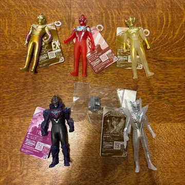 울트라맨 피규어 세트 메테오 포함 반다이