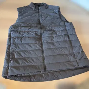 룰루레몬 L 사이즈 그레이 다운 베스트 700 필파워