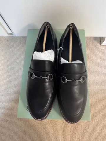 Shuttle 블랙 로퍼 24.0 미사용 새상품