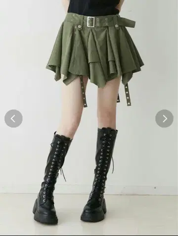 쥬에티 jouetie 아지메 헴 벨티드 미니 스커트 M 사이즈 카키