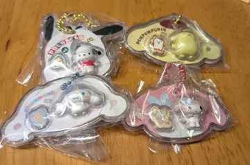 산리오 캐릭터즈 패키지 참 초코볼 4개