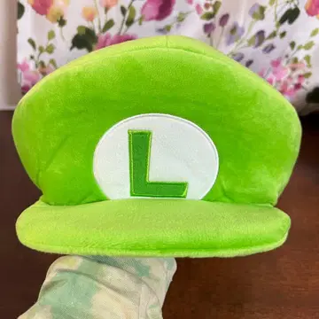 유니버설 루이지 모자