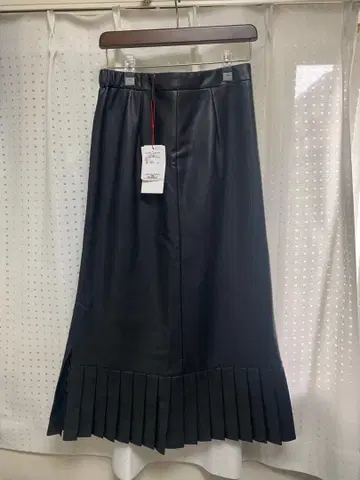 블랙 플리츠 롱 스커트