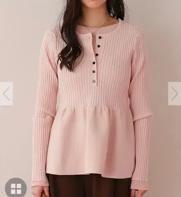 앞뒤 2way 헨리넥 페플럼 니트탑