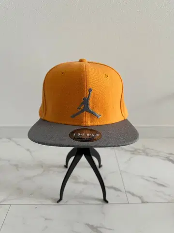 Jordan 점프맨 캡 오렌지/그레이