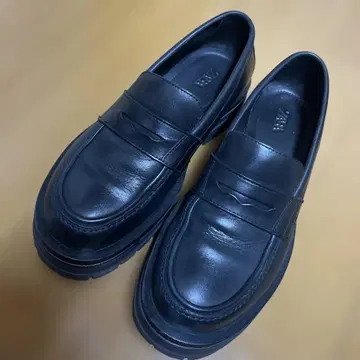 ZARA 블랙 로퍼 통굽