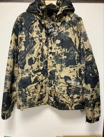 BURTON 카모플라쥬 후드 부착 아우터