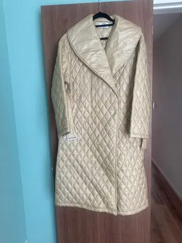 jouetie 퀼팅 자켓 골드 숄카라 자켓