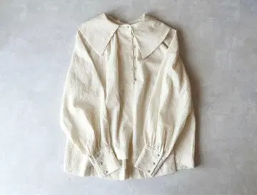 MAGALI 코튼 린넨 앤티크 옷깃 블라우스