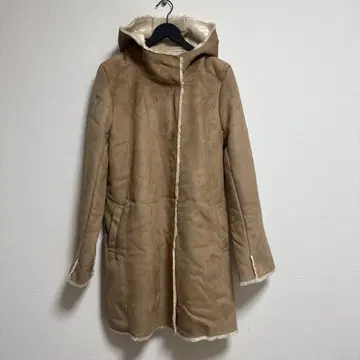 주얼 체인지즈 코트 페이크 무스탕