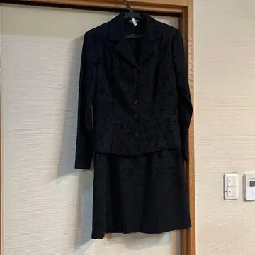 블랙 꽃무늬 자수 정장 세트