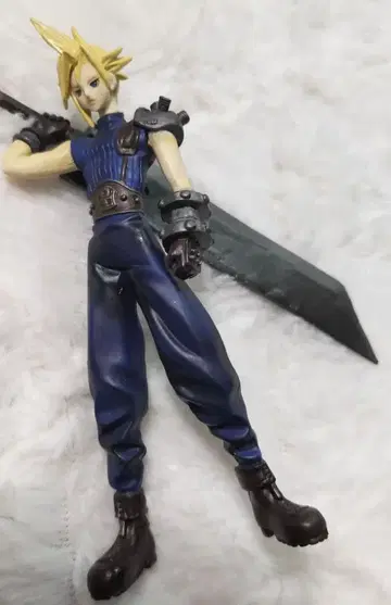 클라우드 FF7 피규어 트레이딩 예술