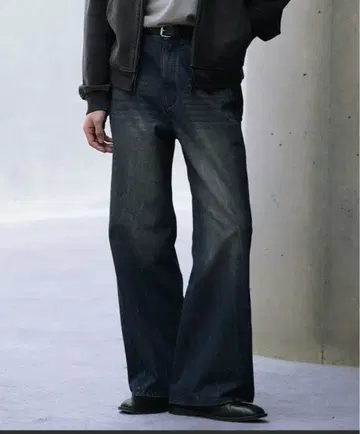 WYM LIDNM CURVED FLARE DENIM SLACKS