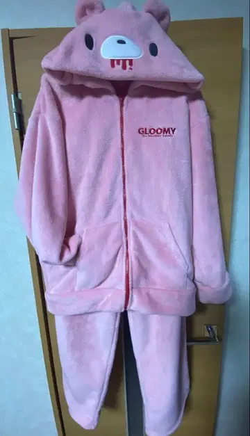 GLOOMY 후드 부착 파자마 핑크 그루미
