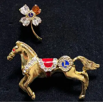 라이온스 클럽: 브로치, 핀 배지, 우마