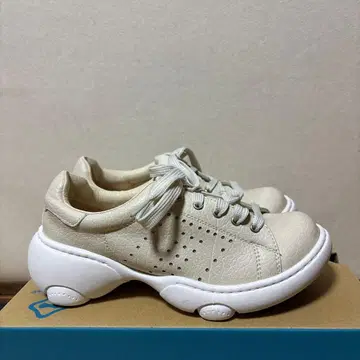 레게타 베이지 스니커즈 레게타카누