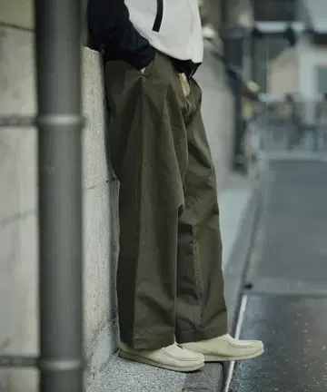 Bleme 헤비 트윌 와이드 스트레이트 더블 인턱 글루카 치노 팬츠