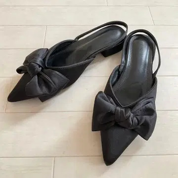 새상품급 O.S.K 펌프스 샌들 리본 검정 블랙 포인트 토
