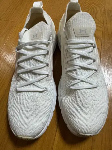 언더아머 호버 팬텀 스니커즈