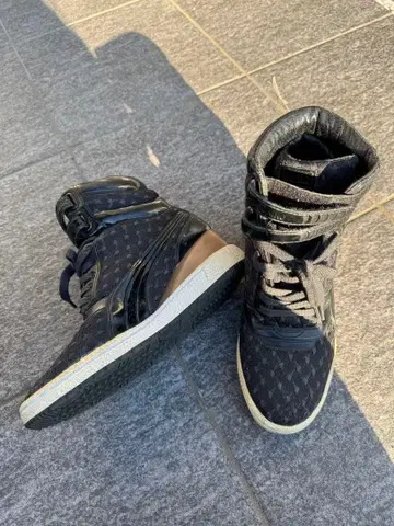 푸마 PUMA 하이컷 힐 스니커즈 24cm 블랙