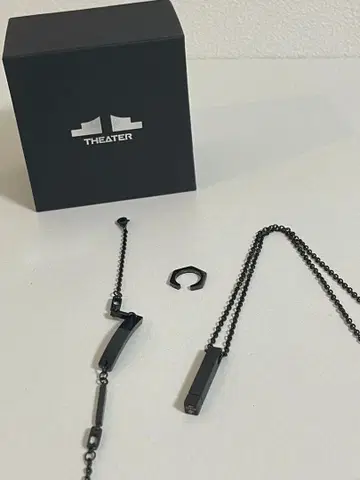 THEATER 블랙 목걸이 외
