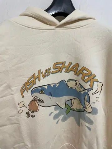 세상의 요코사와 POKER Fish VS Shark 후디 L 사이즈