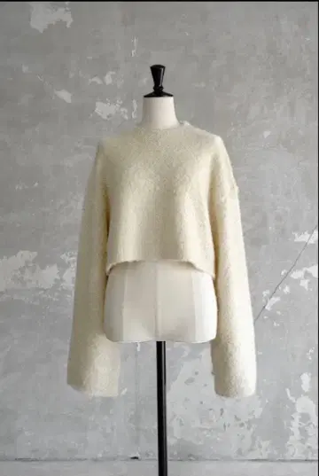 roughlow 부클 쇼트 니트 라플로우