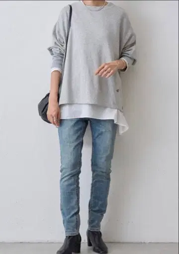 비어즐리 BA 자수 돌먼 트레이닝복 그레이