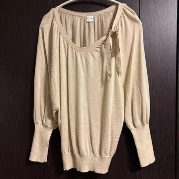 티아라 니트 베이지 옷깃 리본