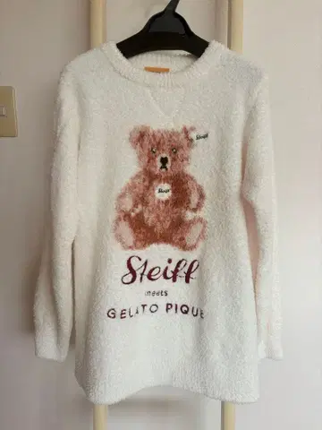 gelatopique x Steiff 상하의 세트