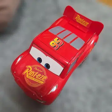 카즈 토미카 토네이도 슈터로 변신! 맥퀸