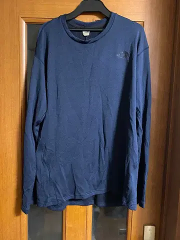 THE NORTH FACE 다크 네이비 긴팔 티셔츠